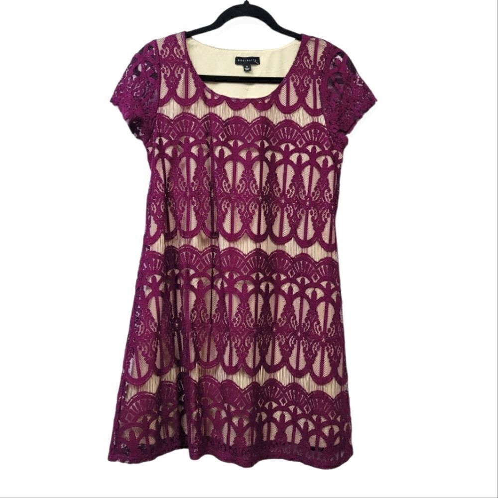 Socialite lace dress size medium